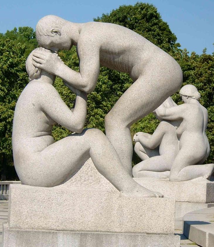 Couple Sculpture